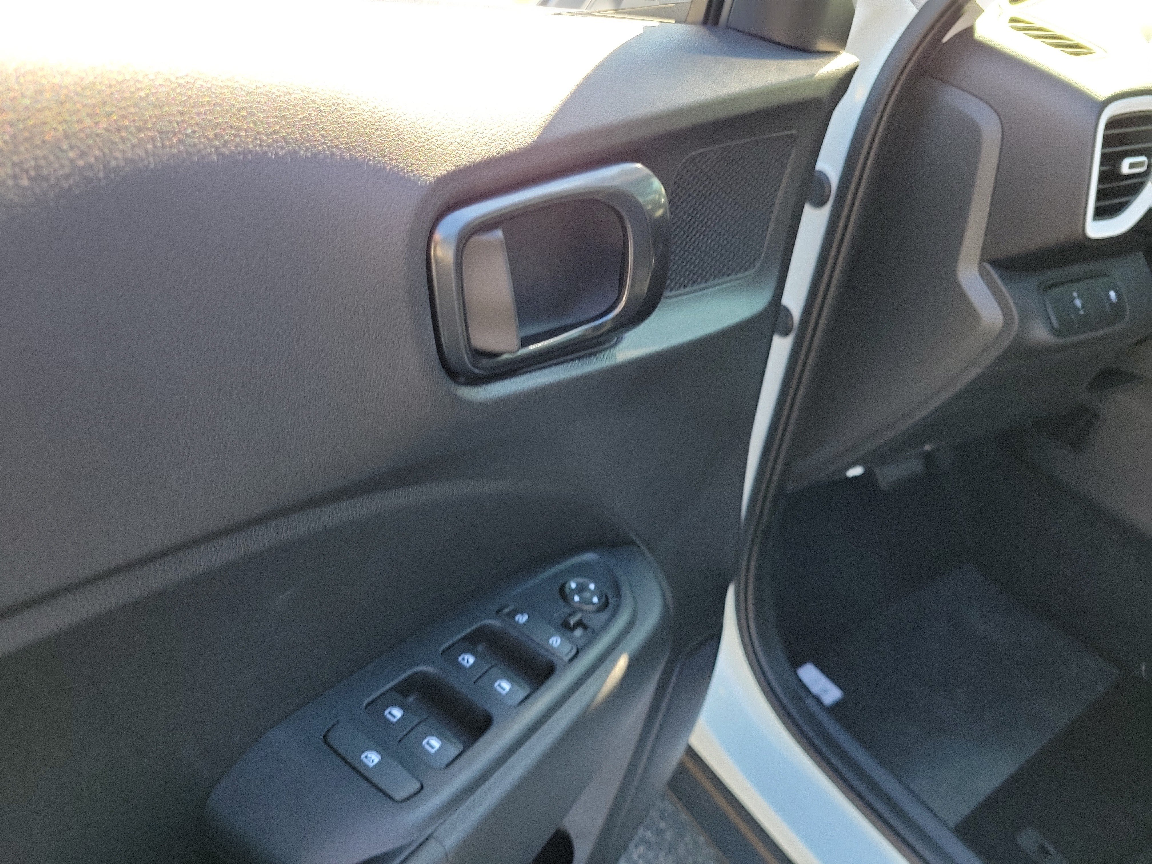 New 2026 Hyundai Venue SEL FWD image 18