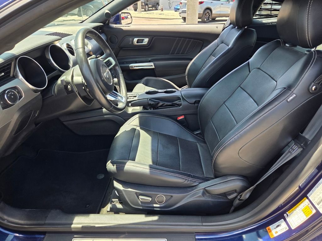 Used 2018 Ford Mustang GT Premium w/ Black Accent Package RWD image 5