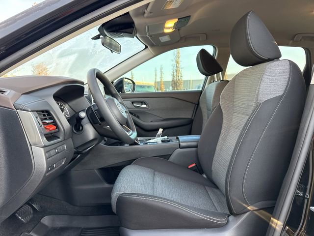 Used 2023 Nissan Rogue SV image 11