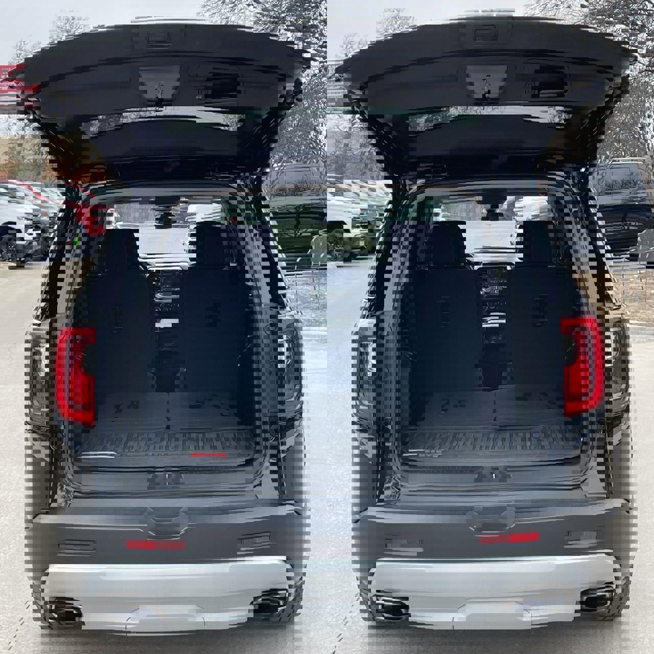 Used 2023 GMC Acadia SLE w/ Driver Convenience Package image 24