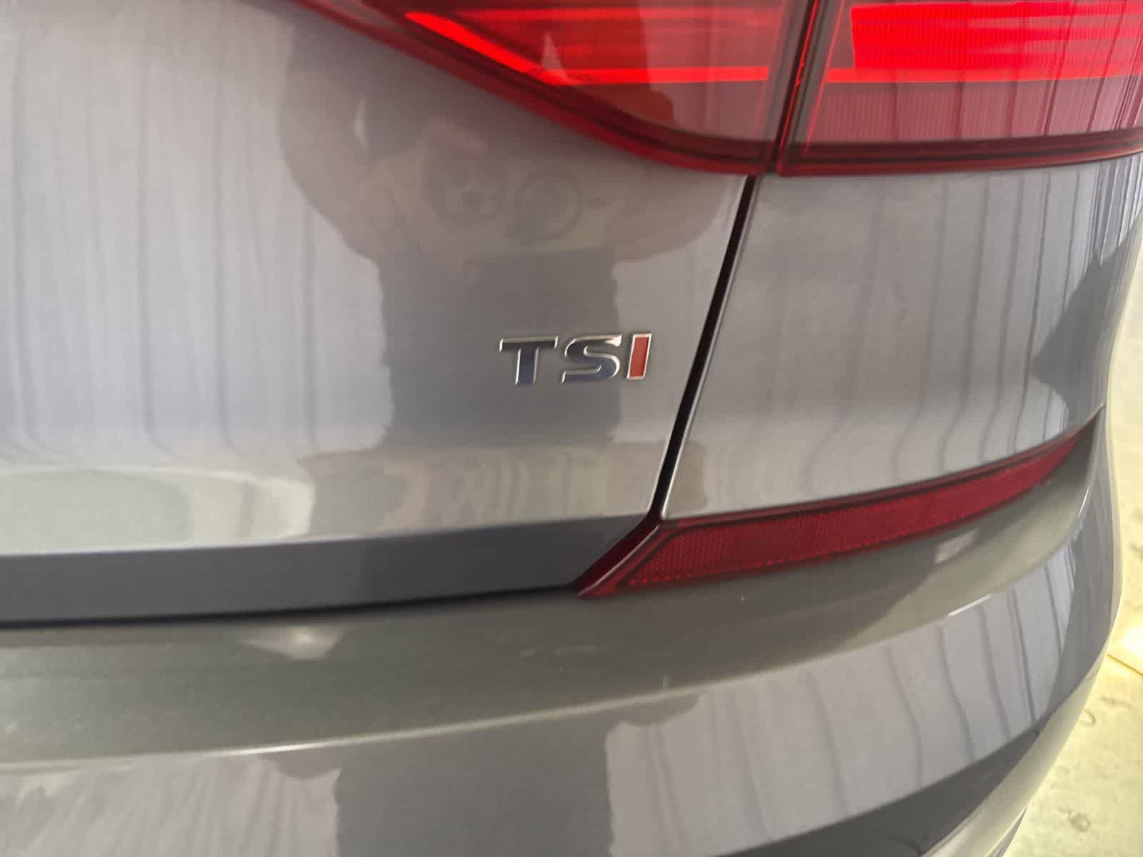 Used 2018 Volkswagen Passat 2.0T SE FWD image 13