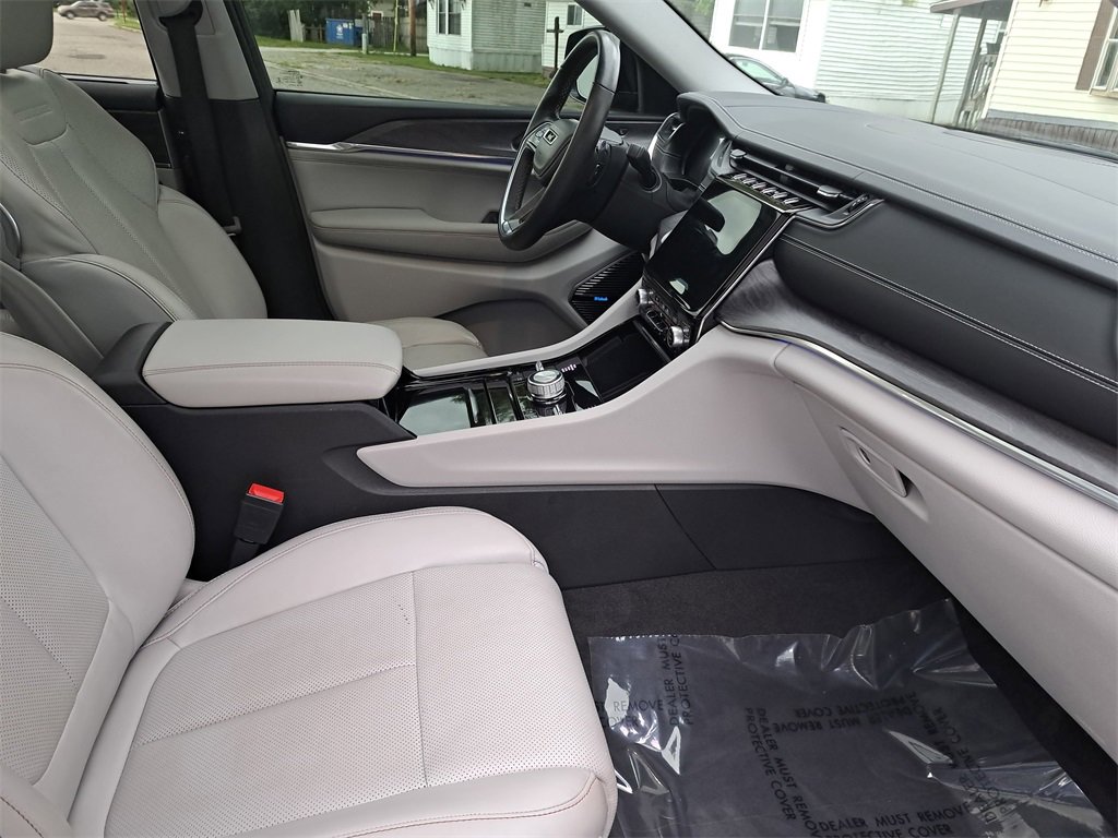 Used 2022 Jeep Grand Cherokee L Overland w/ Luxury Tech Group IV image 10