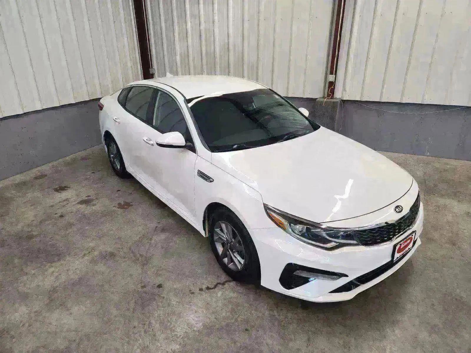 Used 2020 Kia Optima LX image 11