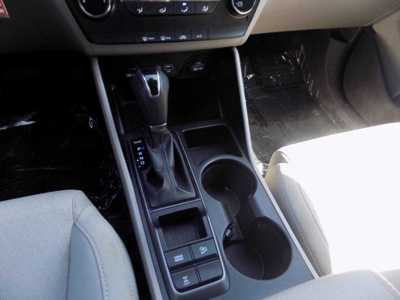 Used 2017 Hyundai Tucson SE image 15