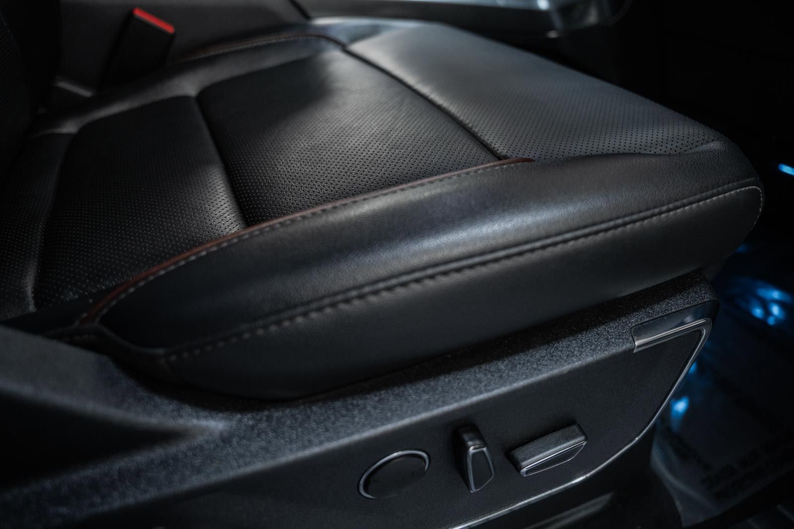 Certified 2023 Ford F150 Lariat w/ Equipment Group 502A High image 41