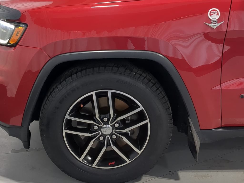Used 2018 Jeep Grand Cherokee Trailhawk w/ Trailhawk Luxury Group AWD/4WD image 17