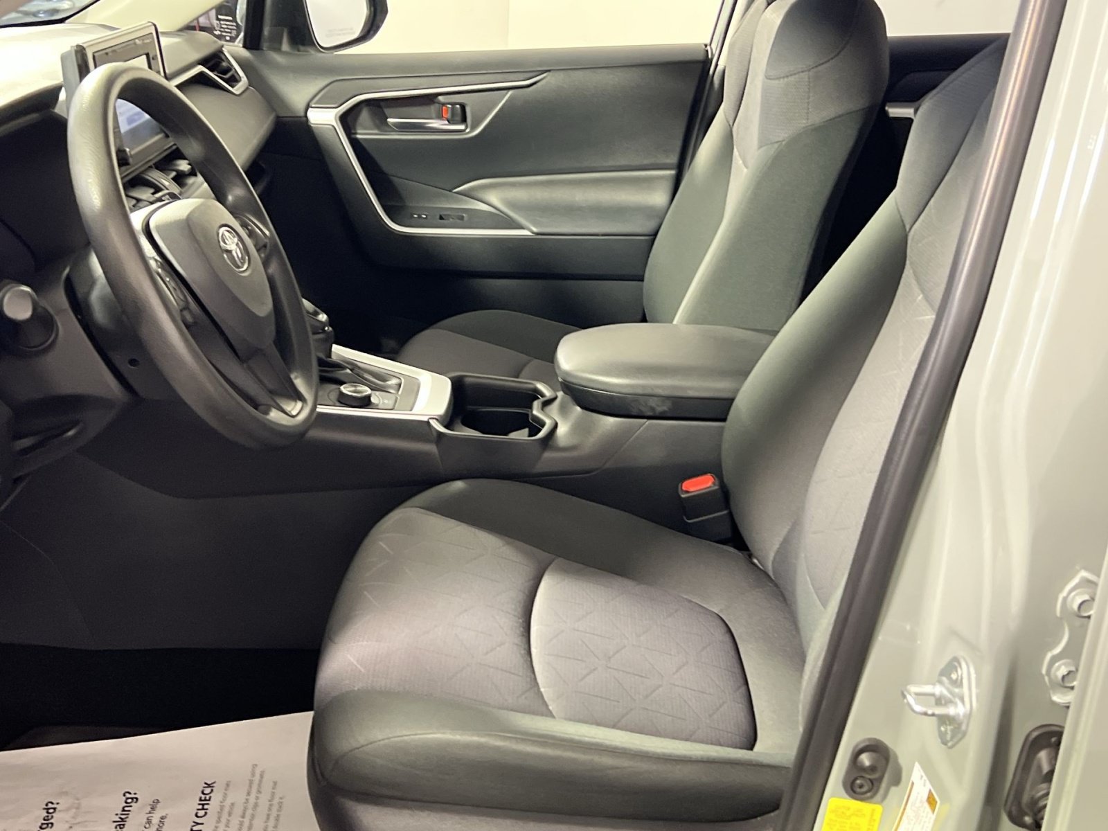 Used 2019 Toyota RAV4 XLE w/ Convenience Package AWD/4WD image 13