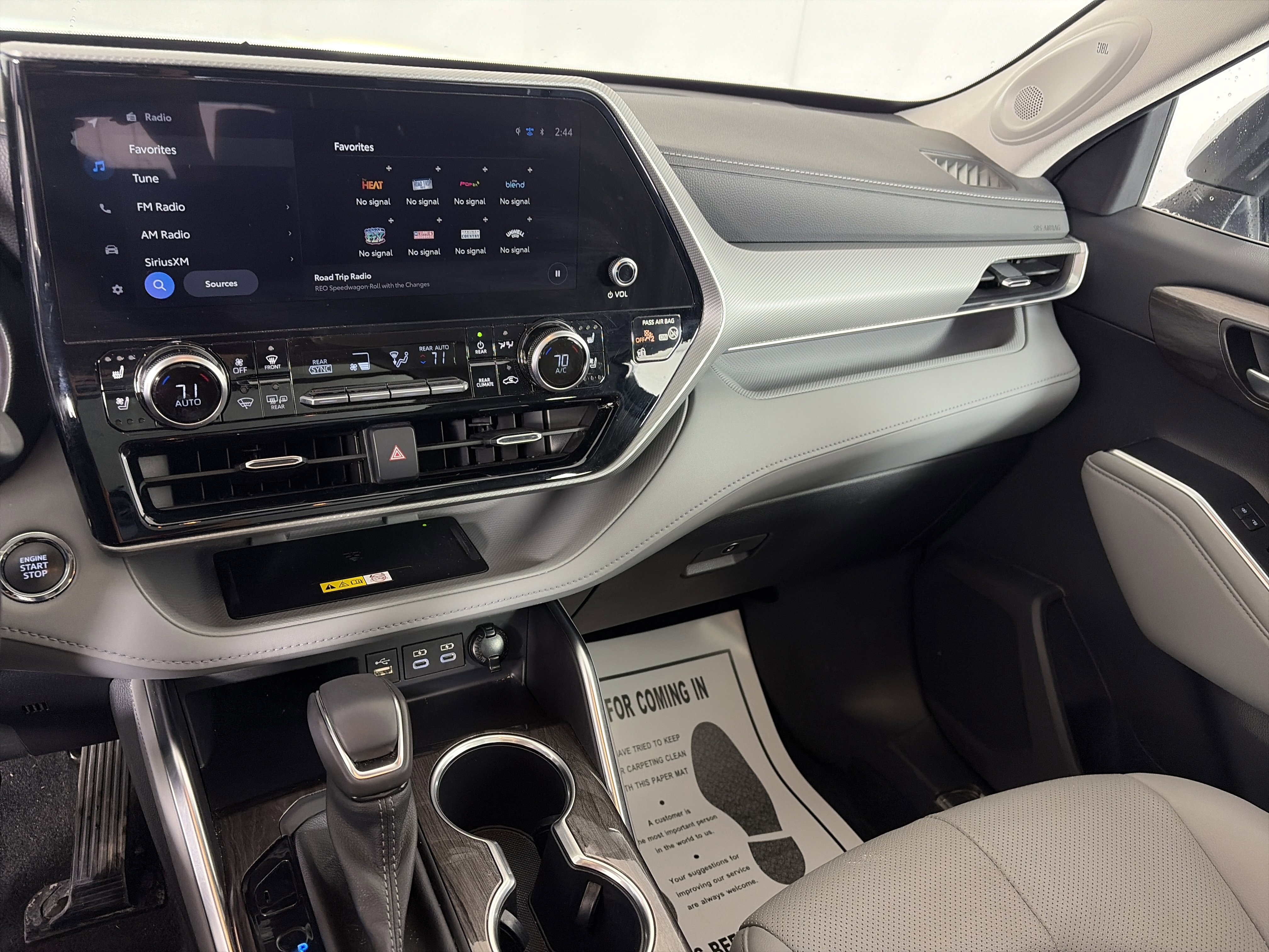 Used 2023 Toyota Highlander Platinum image 4