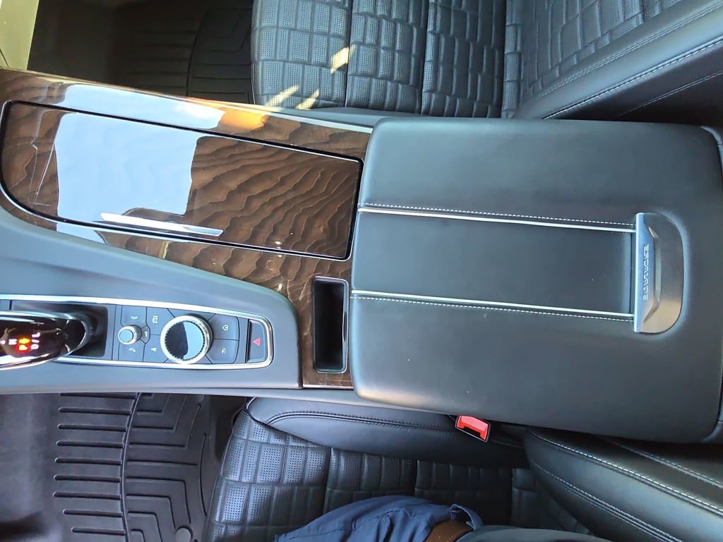 Used 2022 Cadillac Escalade Premium Luxury Platinum image 26