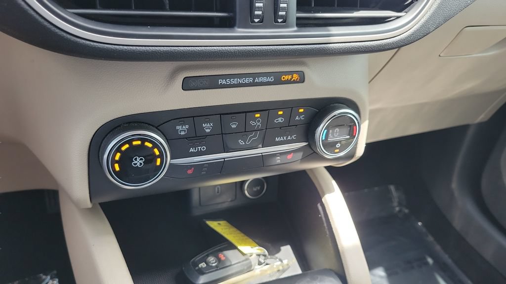 Used 2020 Ford Escape SE FWD image 15