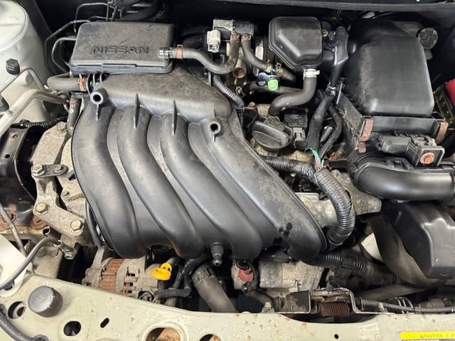 Used 2015 Nissan Versa SV image 6