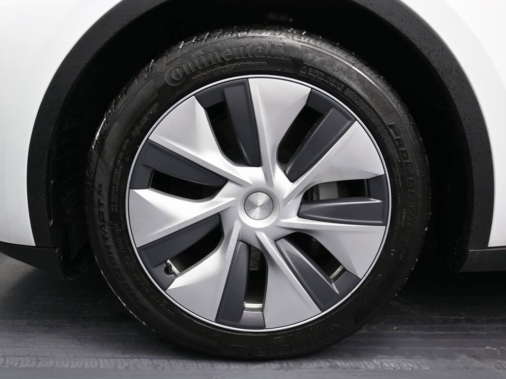 Used 2023 Tesla Model Y Long Range image 10