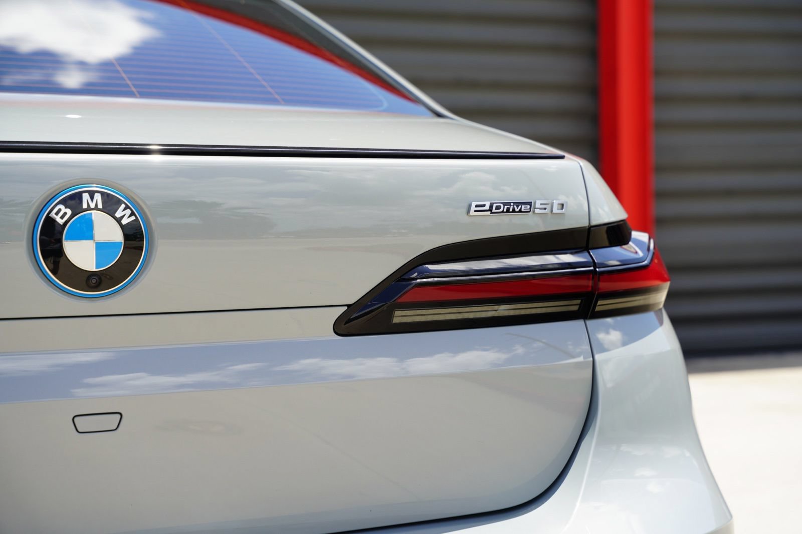 Used 2024 BMW i7 eDrive50 w/ M Sport Package RWD image 16