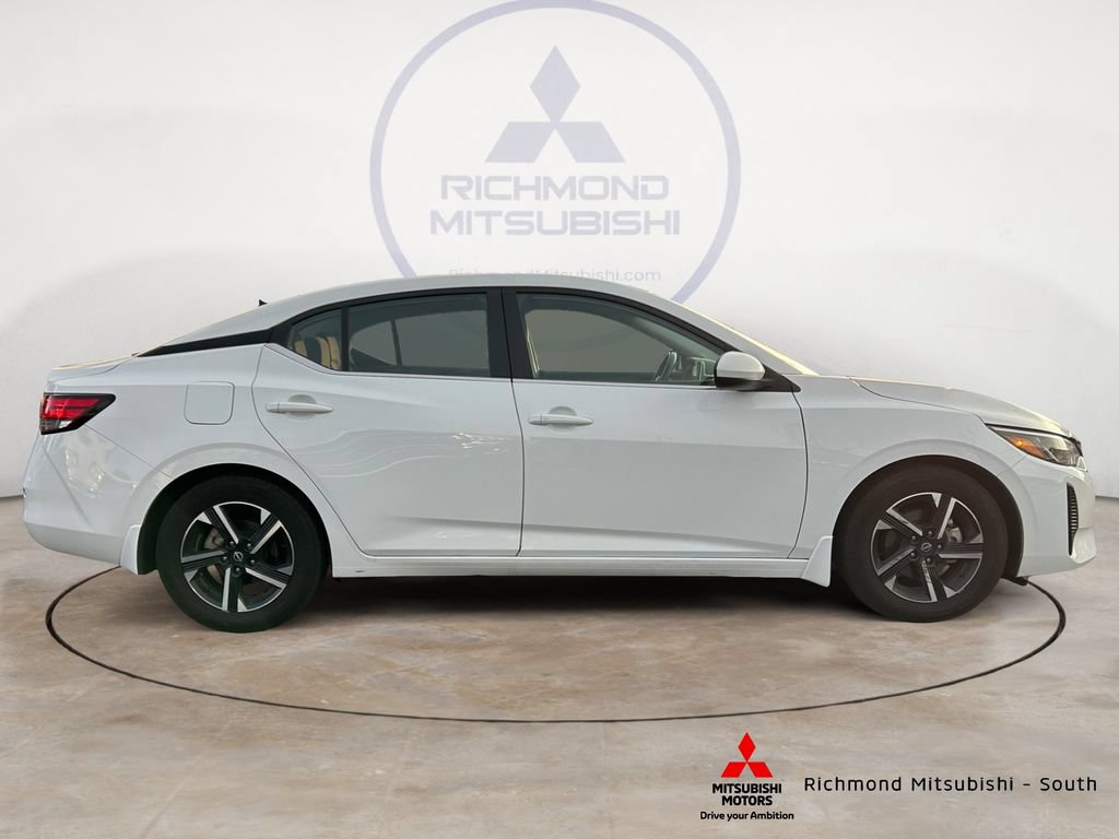 Used 2025 Nissan Sentra SV w/ All-Weather Package FWD image 2