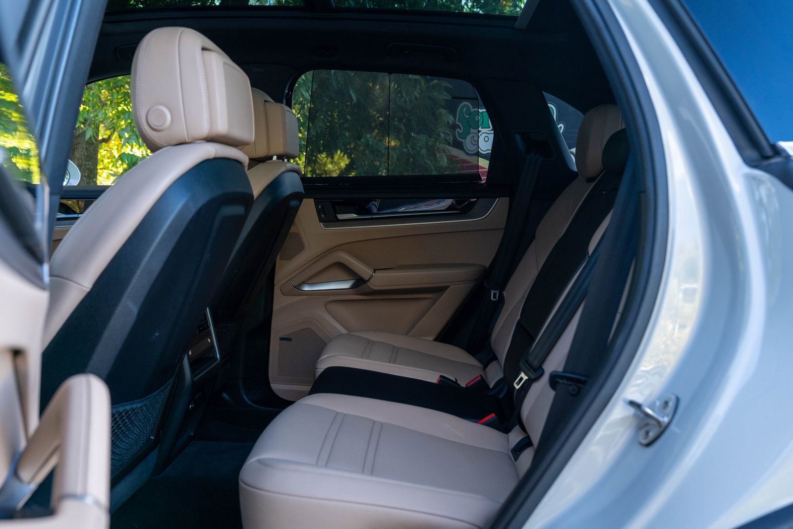 Certified 2024 Porsche Cayenne image 34