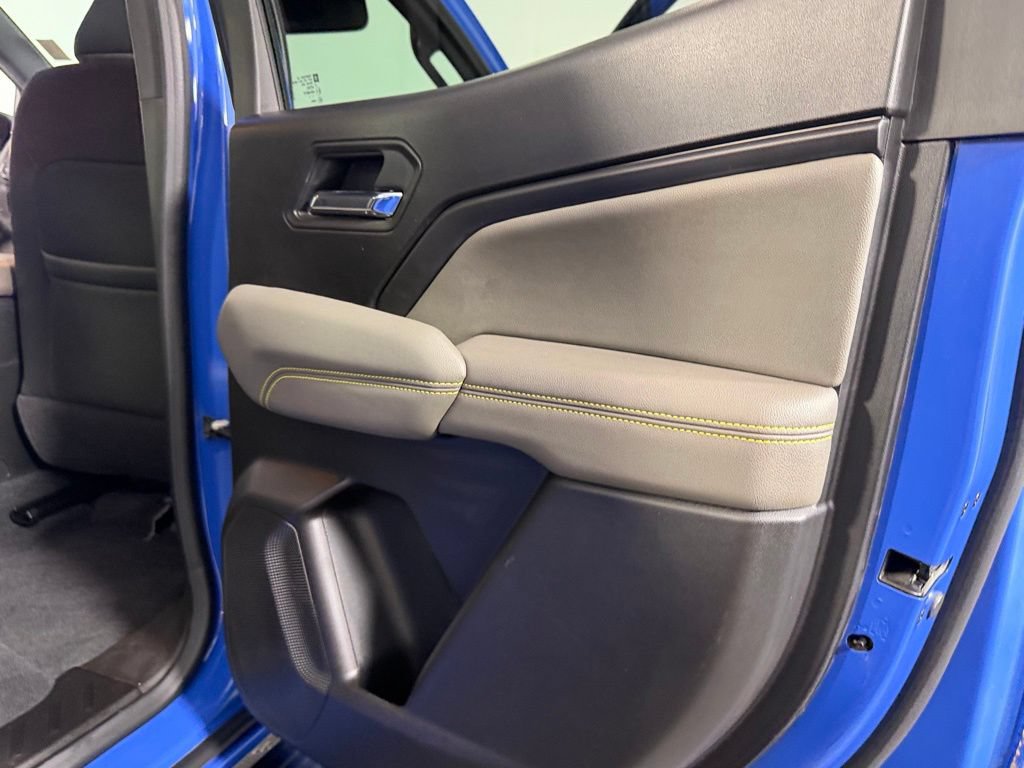 Used 2025 Chevrolet Colorado ZR2 w/ Technology Package AWD/4WD image 32