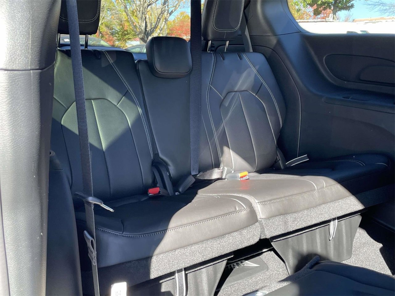 New 2026 Chrysler Pacifica Select image 32