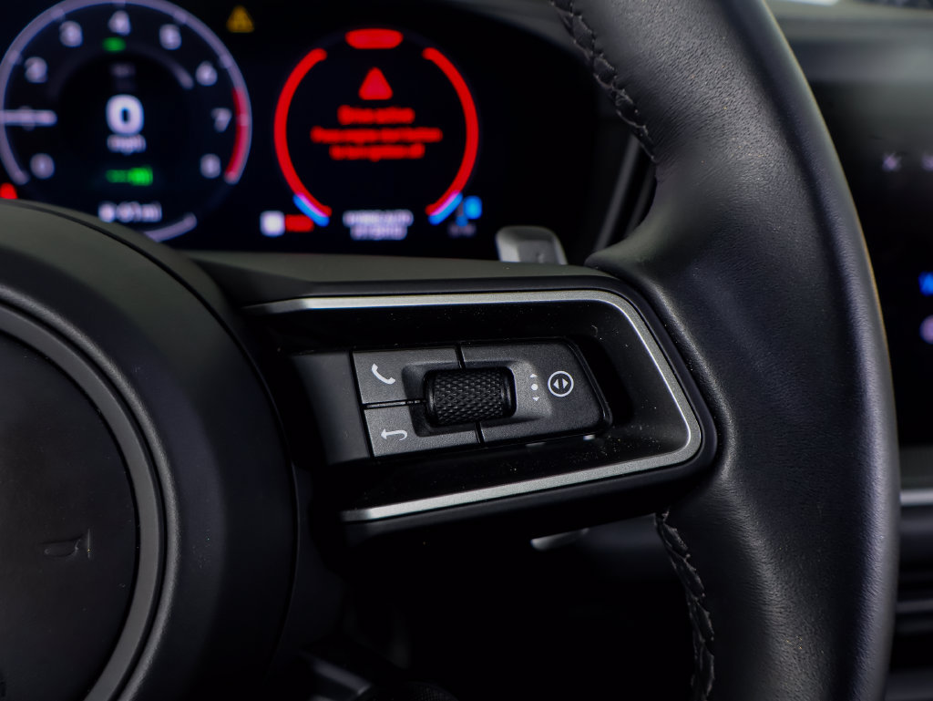 Certified 2026 Porsche Cayenne Coupe AWD/4WD image 20