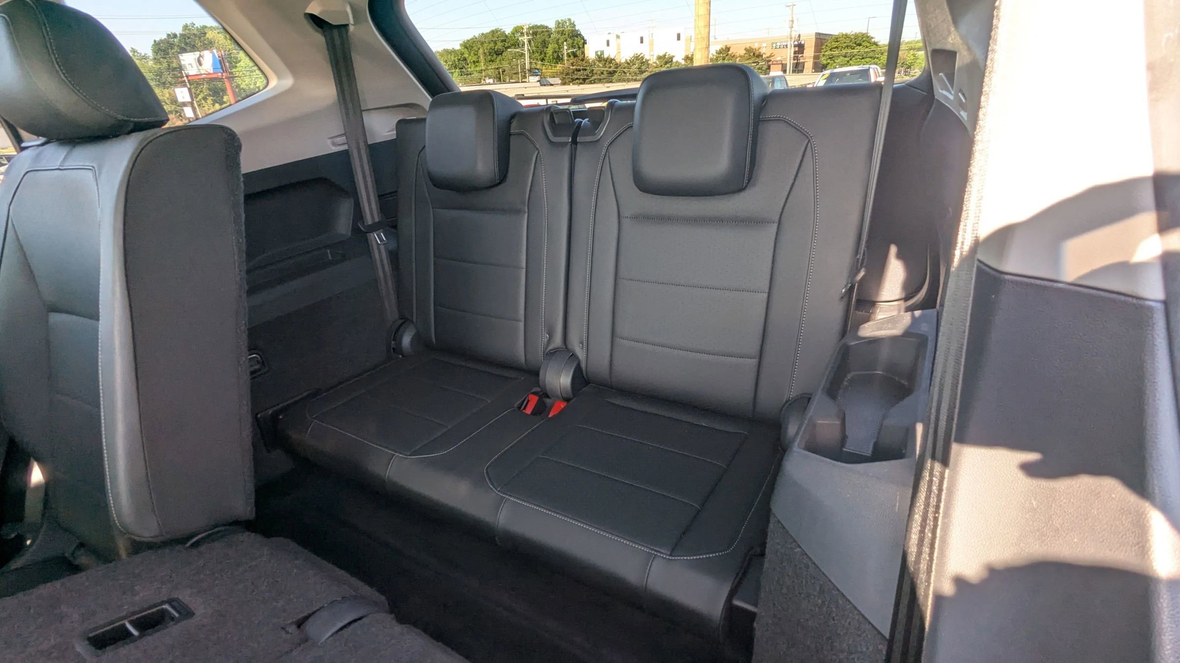 Used 2018 Volkswagen Tiguan SE w/ Panoramic Sunroof Package AWD/4WD image 15