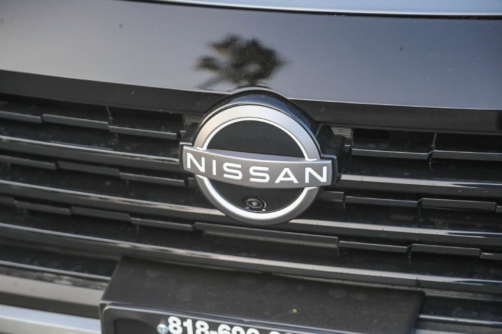New 2026 Nissan Kicks SR w/ Cold Weather Package FWD image 5