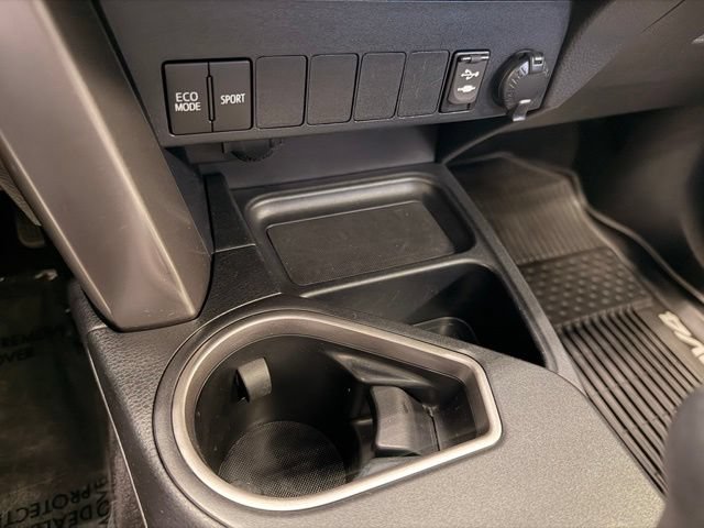 Used 2017 Toyota RAV4 XLE AWD/4WD image 33
