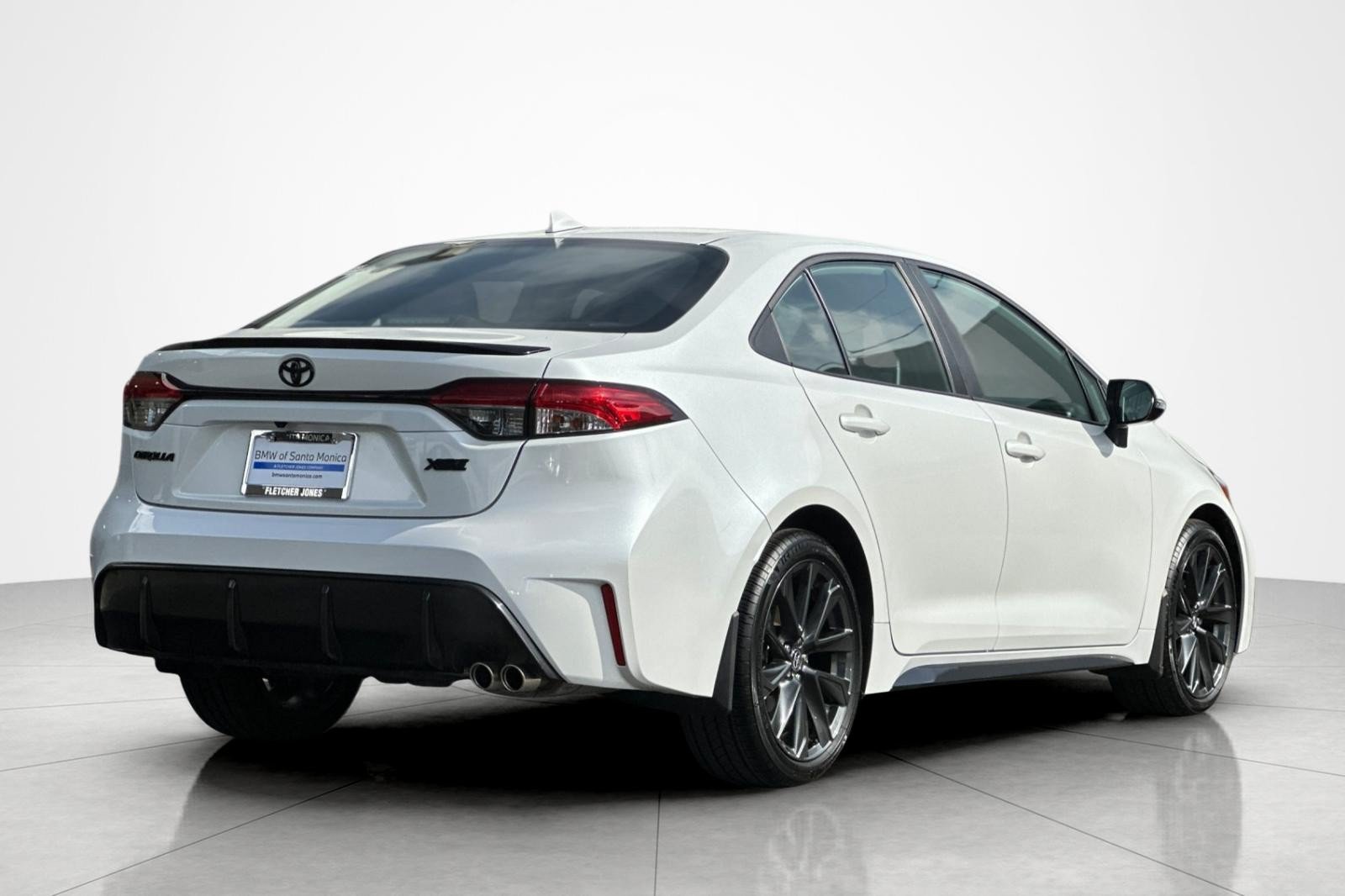 Used 2025 Toyota Corolla XSE FWD image 5