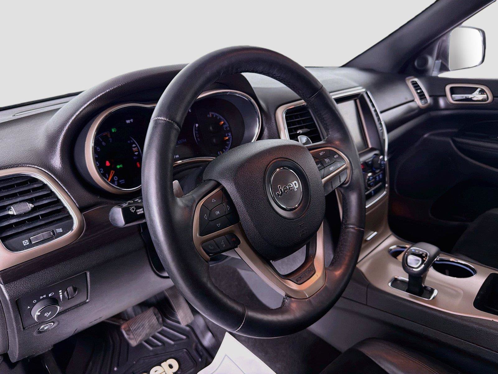Used 2015 Jeep Grand Cherokee Altitude RWD image 9