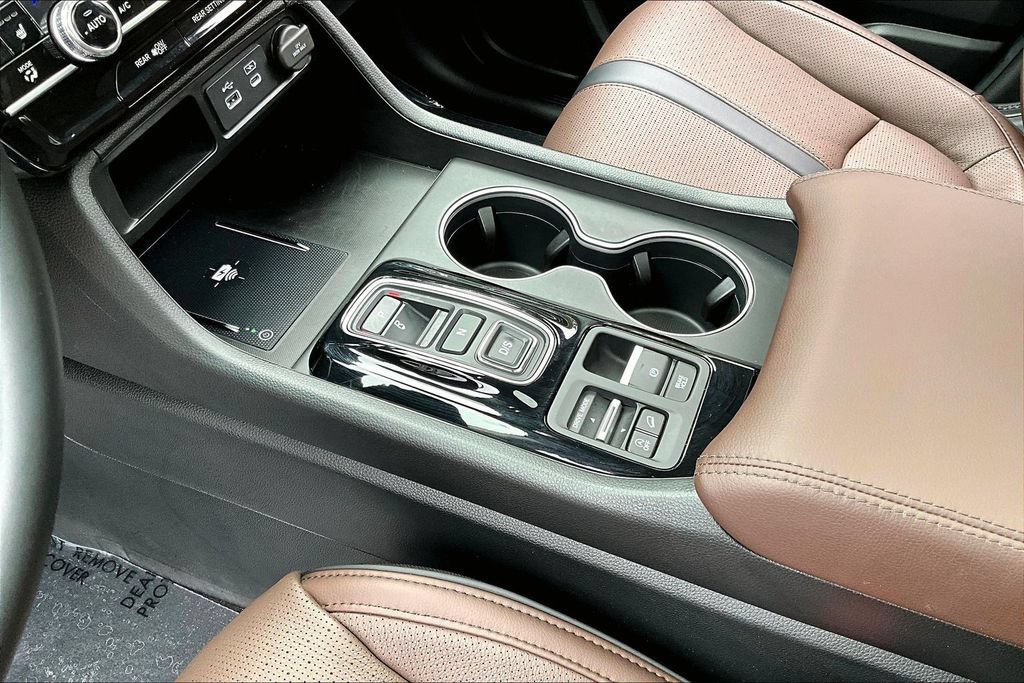 Used 2025 Honda Pilot Elite image 15