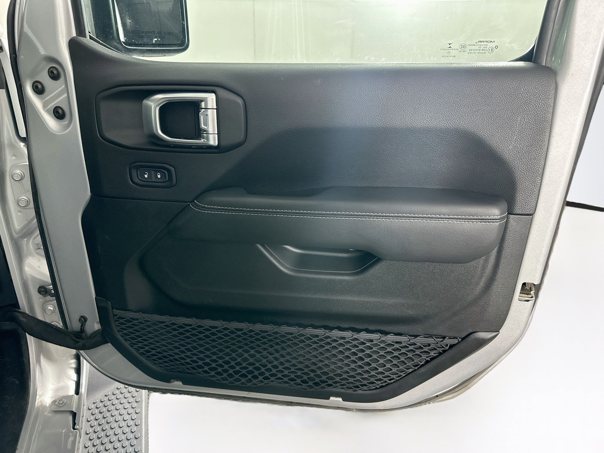 Used 2023 Jeep Wrangler Unlimited Sahara AWD/4WD image 30