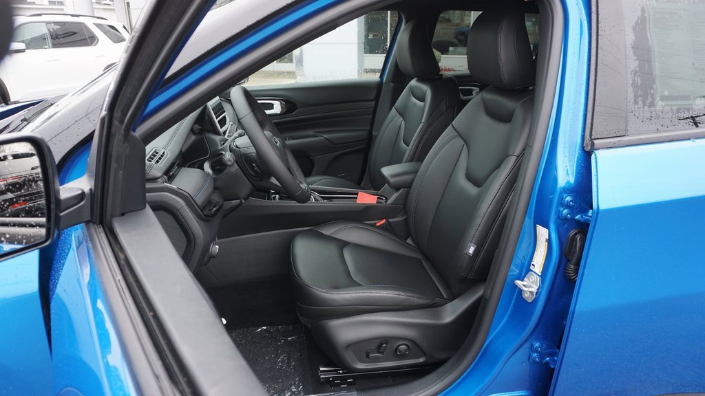 New 2026 Jeep Compass Limited image 8