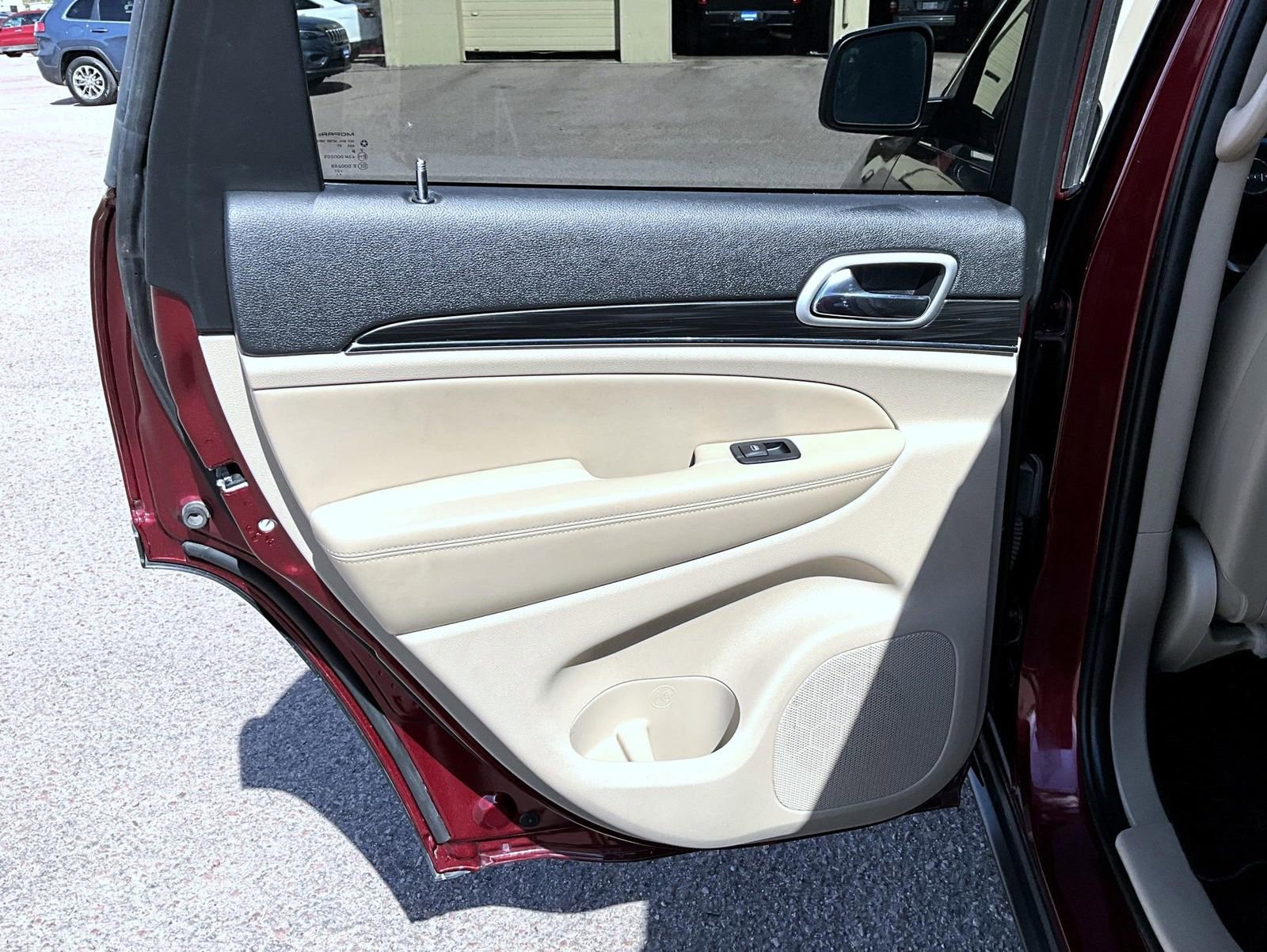 Used 2021 Jeep Grand Cherokee Limited AWD/4WD image 21
