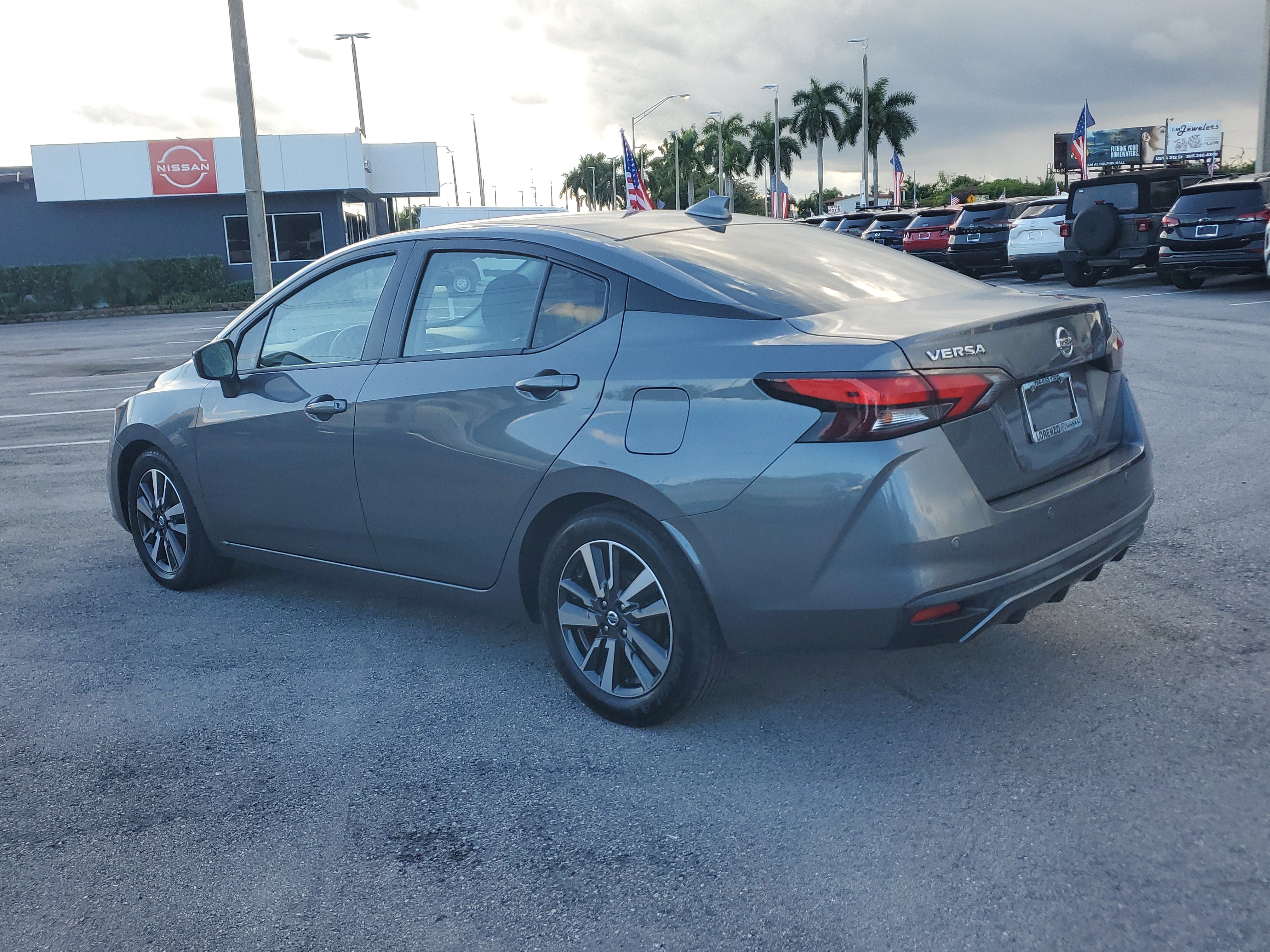 Used 2021 Nissan Versa SV image 7