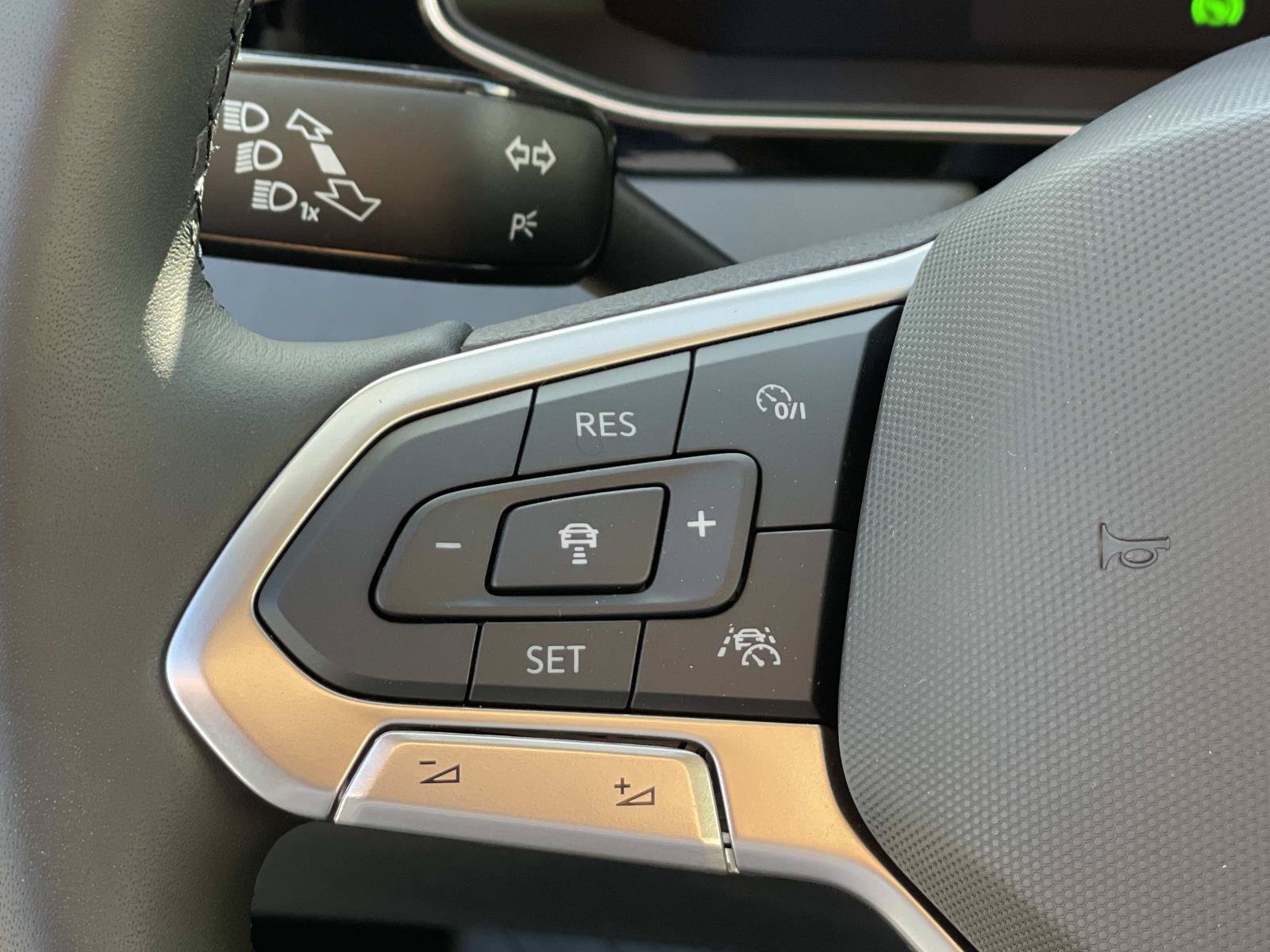 New 2027 Volkswagen Jetta SE FWD image 10