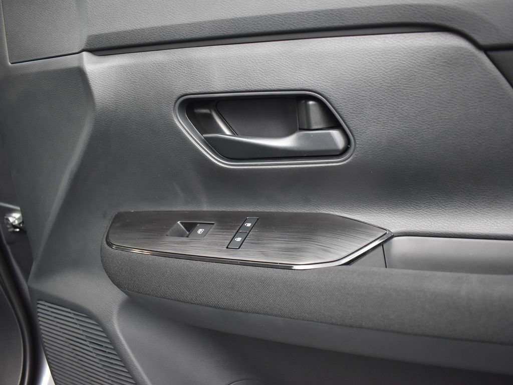 Used 2025 Nissan Kicks S image 23