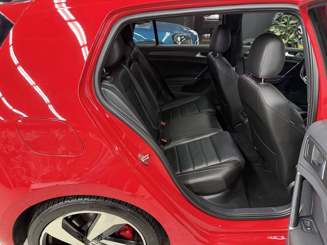 Used 2019 Volkswagen GTI SE FWD image 16