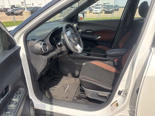 Used 2024 Nissan Kicks SR FWD image 8