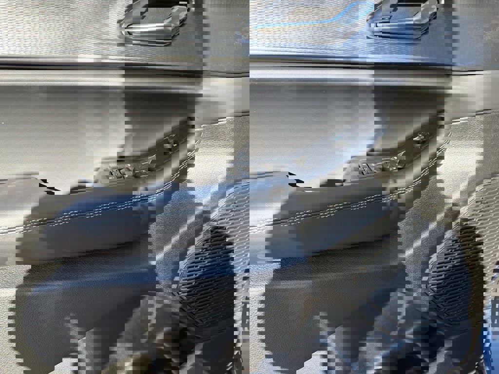 New 2025 Jeep Grand Cherokee Laredo X w/ Luxury Tech Group I image 11