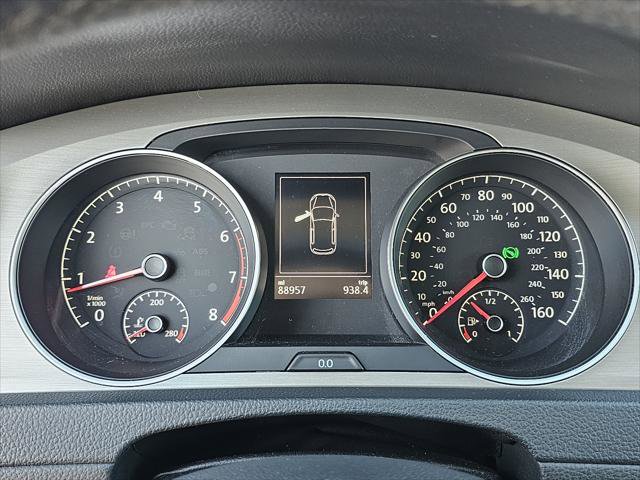 Used 2016 Volkswagen Golf S image 12