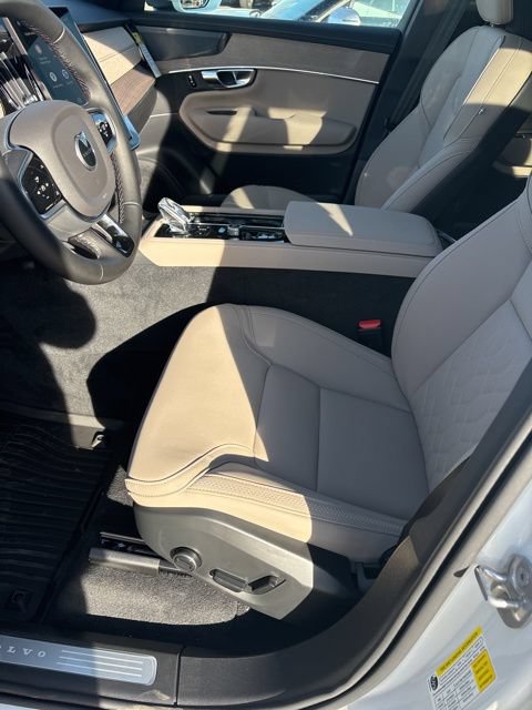 New 2026 Volvo XC90 B6 Plus w/ Protection Package Premier AWD/4WD image 30