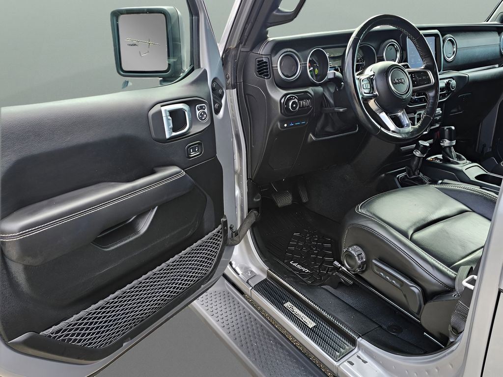 Used 2021 Jeep Wrangler Unlimited Sahara w/ Cold Weather Group AWD/4WD image 16