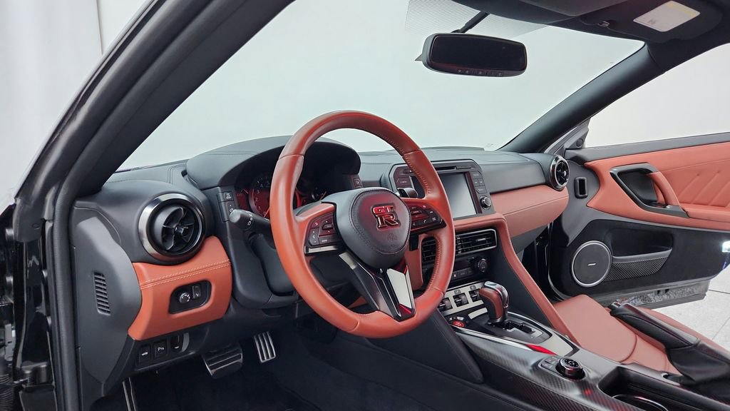 Used 2024 Nissan GT-R Premium w/ Premium Interior Package AWD/4WD image 13
