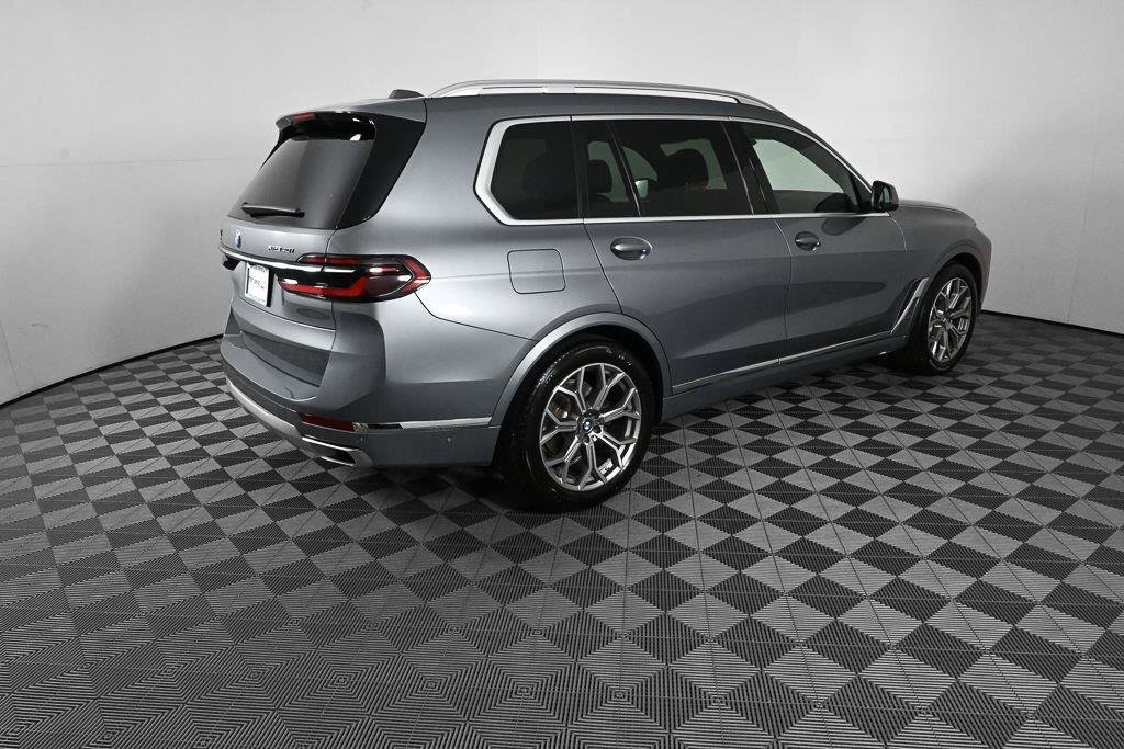 Used 2023 BMW X7 xDrive40i w/ Executive Package AWD/4WD image 26