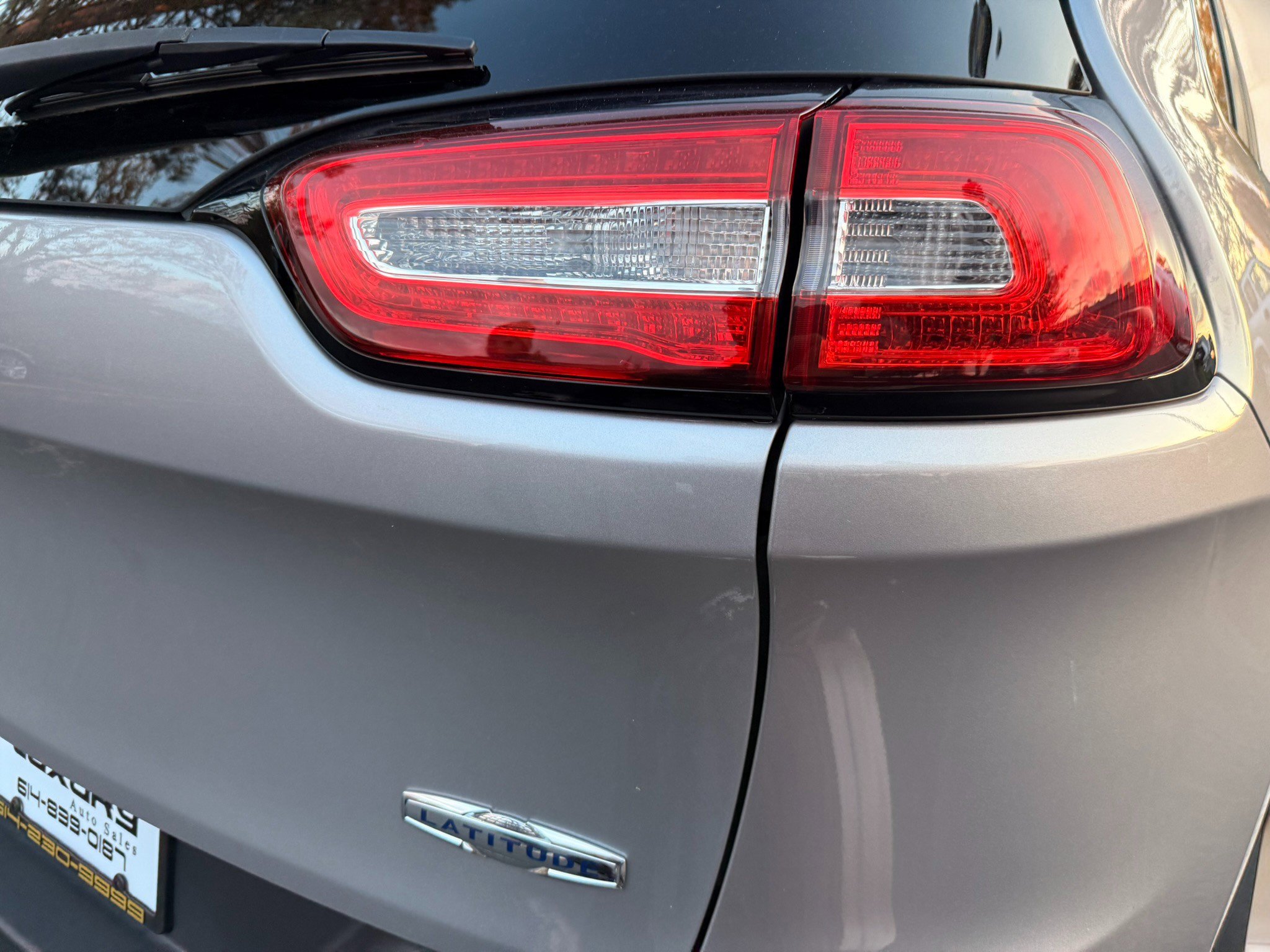 Used 2017 Jeep Cherokee Latitude w/ Cold Weather Group image 23