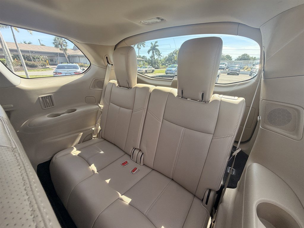 Used 2018 Nissan Pathfinder Platinum AWD/4WD image 9