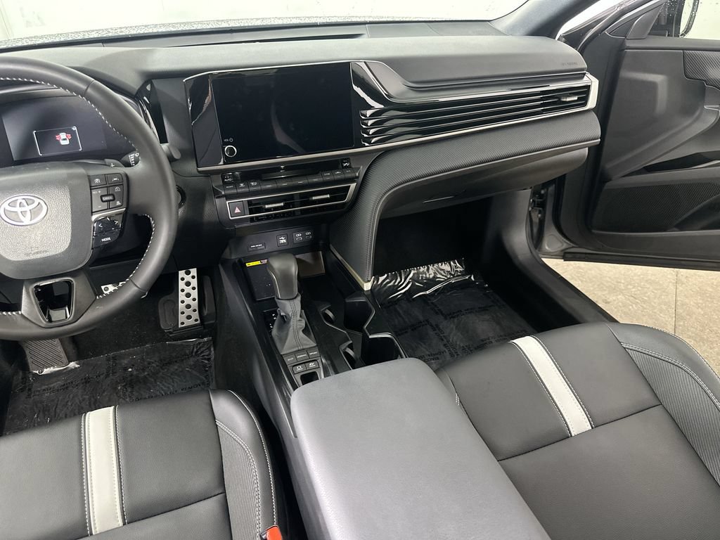Used 2026 Toyota Camry SE FWD image 19