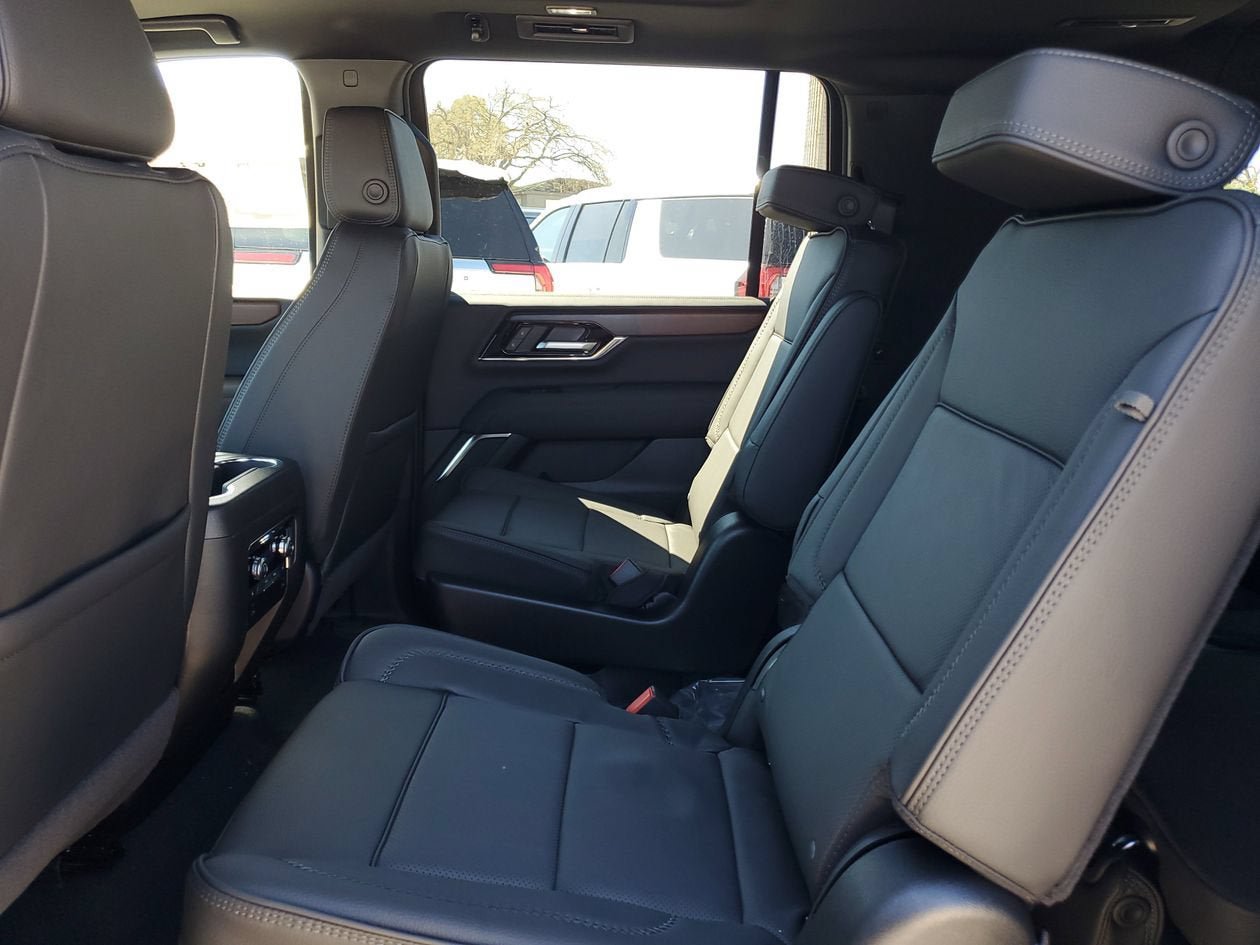 New 2026 GMC Yukon XL Denali w/ Sun & Power Step Package AWD/4WD image 11