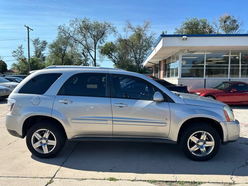 Used 2008 Chevrolet Equinox LT w/ Chrome And Sound Package FWD image 8