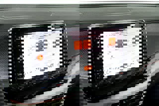 Certified 2025 Volkswagen Atlas Cross Sport SEL Premium R-Line image 15