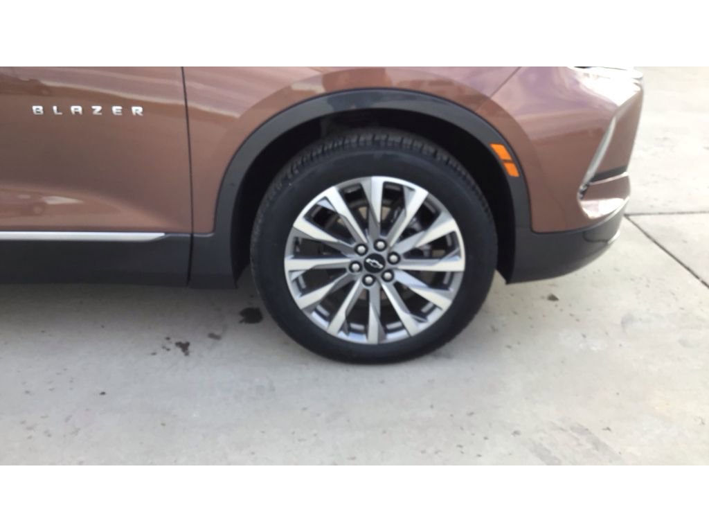 Used 2024 Chevrolet Blazer Premier w/ Driver Confidence II Package image 20