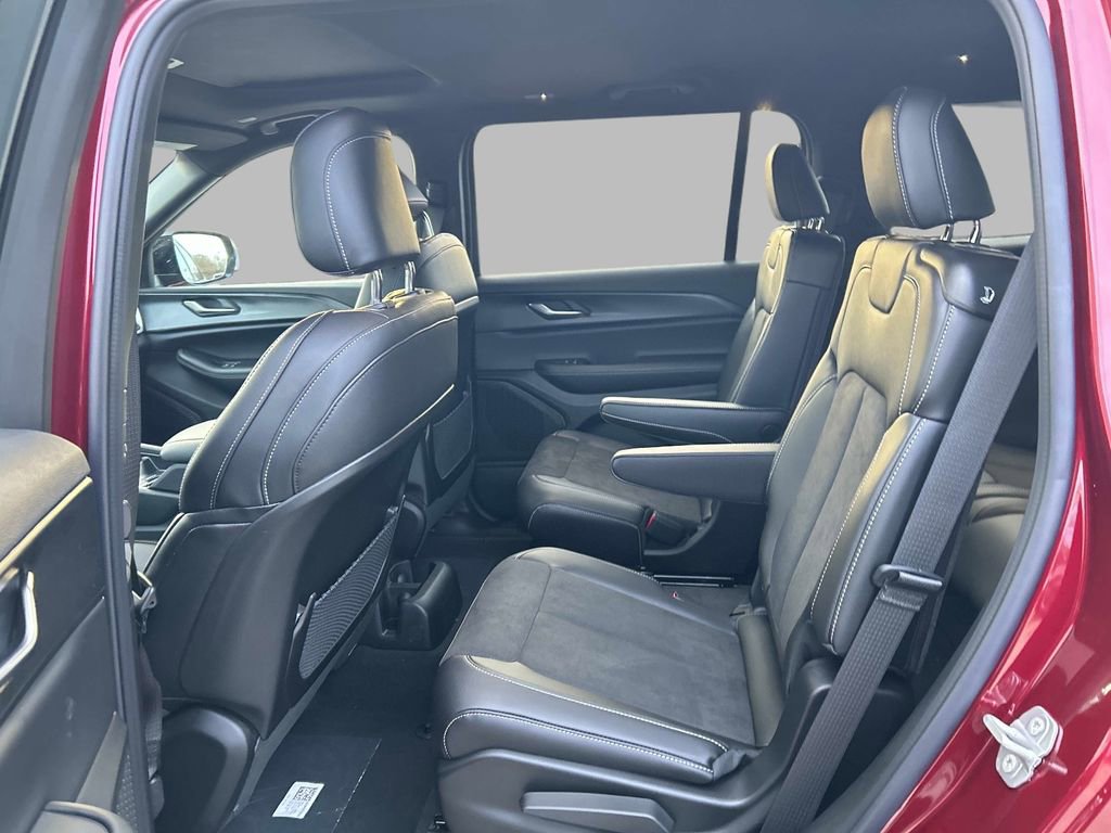 New 2025 Jeep Grand Cherokee L Altitude image 5